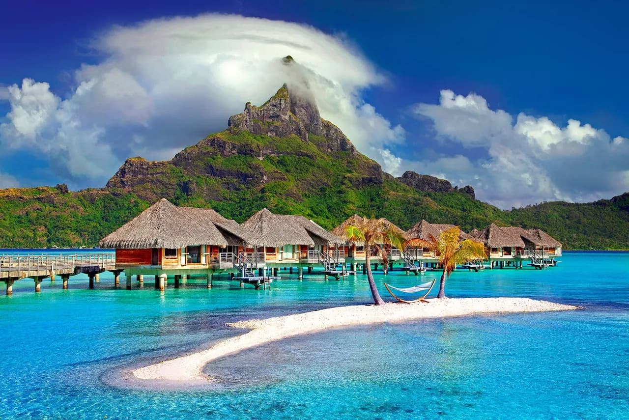 LUXURY BEACHFRONT BUNGALOWS